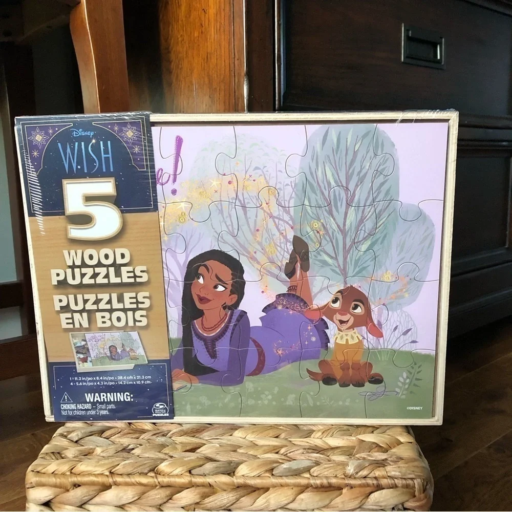 Disney: Wish: set of 5 wood Puzzles with case